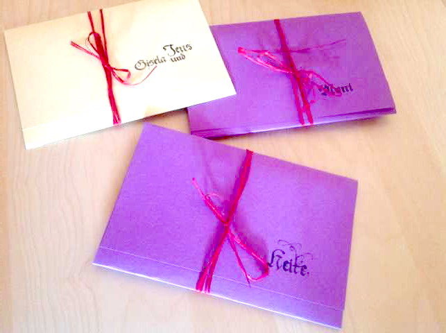 Sie geben den Auftrag ich schreibe f&uuml;r Sie. Kalligraphien von J.K&uuml;hn